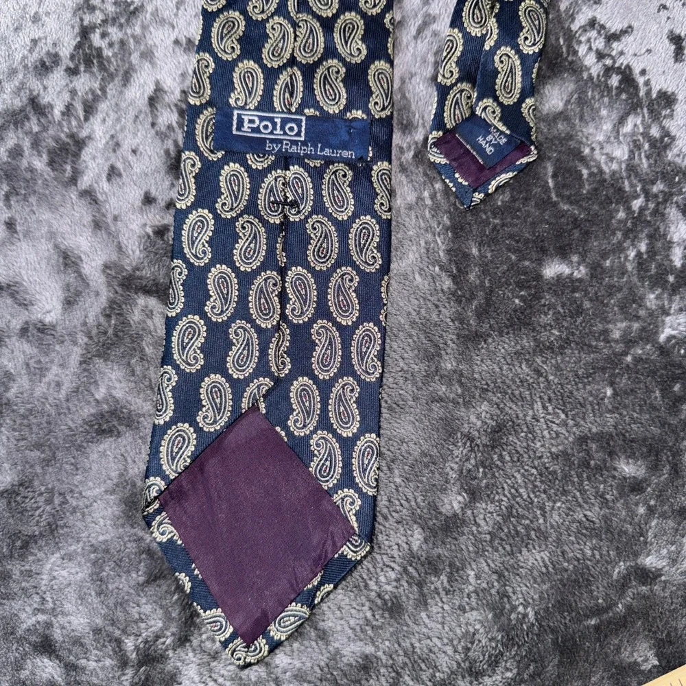 Polo Ralph Lauren Mens Silk Tie Navy Blue Gold Paisley Hand Made USA RN 41381